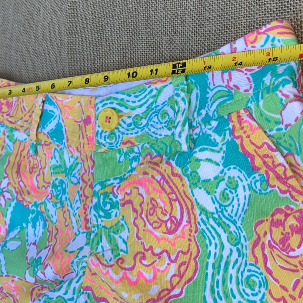 Lilly Pulitzer SugarTown WorldWide  Athletic Shorts size 4 - Picture 14 of 17